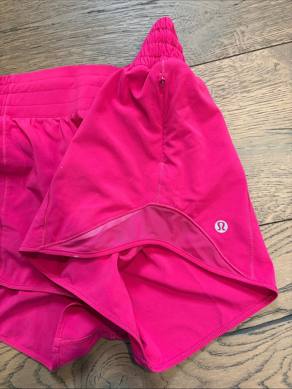 Lululemon Hotty Hot Shorts Bright Fuchsia Elastic Waist - Picture 4 of 6